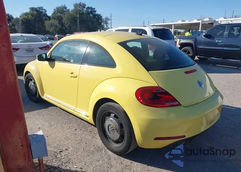 2014 Volkswagen Beetle 2.5L z USA, uszkodzony, nr VIN 3VWJX7AT4EM621292